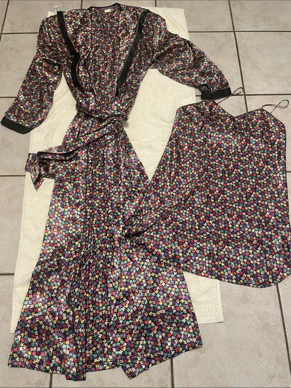 Vintage Prima Donna Floral Satin Two-Piece Robe & Negligee